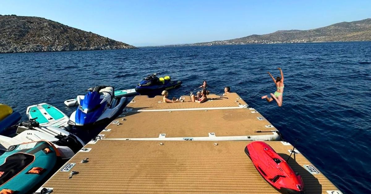 inflatable dock