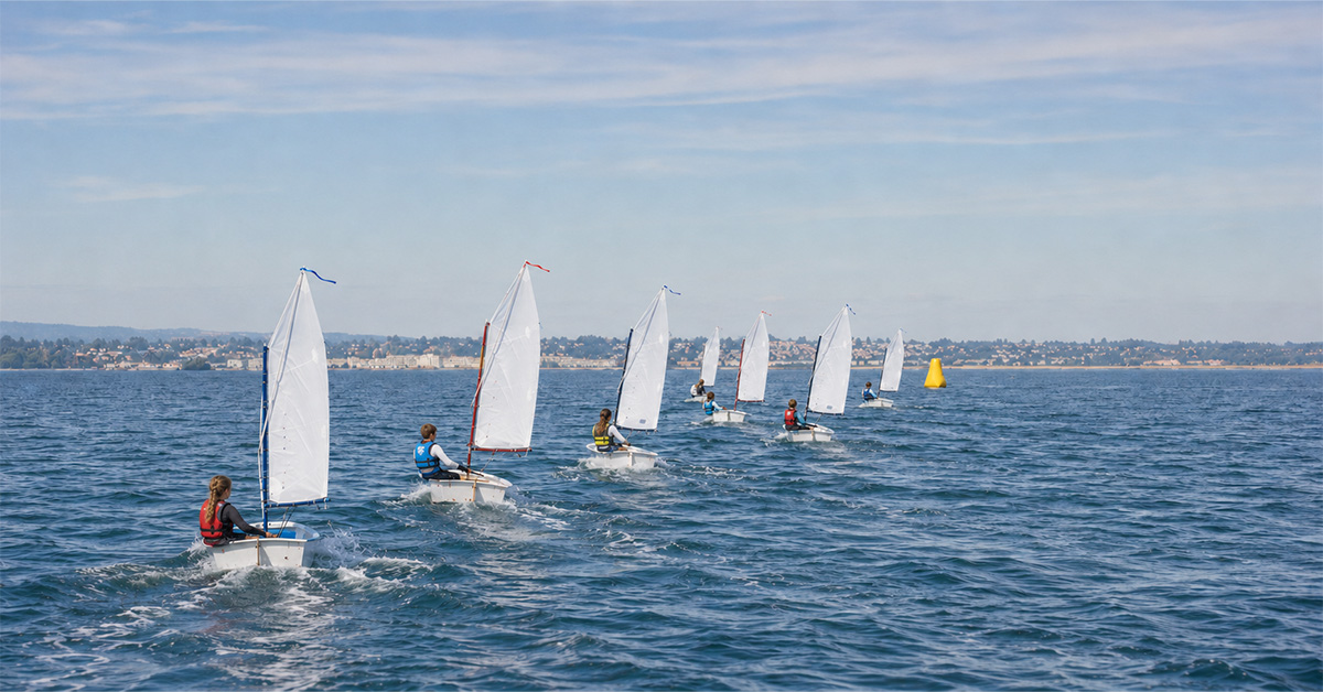 inflatable beach roller by AERE - dinghy ready prepping your boat